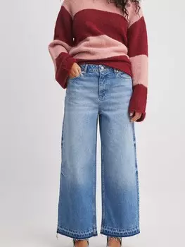 Зауженные джинсы NA-KD, синий деним