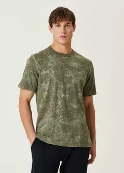 Зеленая футболка с принтом adventure allover Adidas