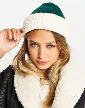 Зеленая и кремовая шапка-бини крупной вязки ASOS DESIGN