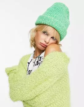 Зеленая шапка меланжевого цвета в рубчик Topshop