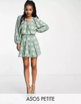 Зеленое платье мини с глубоким вырезом и юбкой-годе ASOS DESIGN Petite
