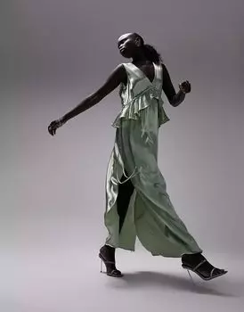 Зеленое платье с баской и рюшами Topshop