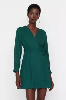 Зеленое тканое платье для миниатюрных размеров с V-образным вырезом и поясом Trendyol, зеленый