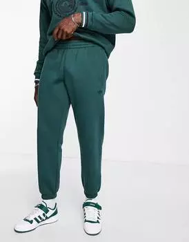 Зеленые джоггеры оверсайз с логотипом adidas Originals 'Preppy Varsity'