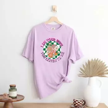 Зеленые футболки в клетку I Am Your Wife, окрашенные в готовую одежду Simply Sage Market