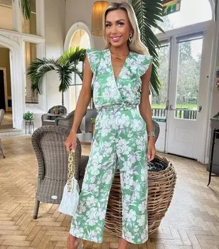 Зеленый комбинезон с поясом и цветочным принтом AX Paris AX Paris, зеленый