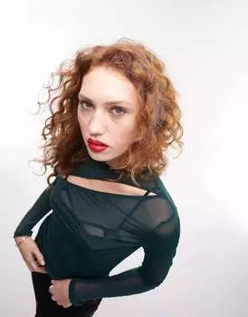 Зеленый сетчатый топ Topshop с высоким воротником и вырезами на плечах и длинными рукавами