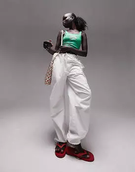 Зеленый спортивный жилет с вышивкой Topshop Newport