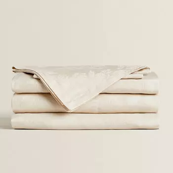 Жаккардовая скатерть Zara Home с цветочным узором, бежевый