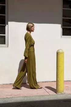 Жаккардовые брюки свободного покроя ZARA, оливково-зеленый