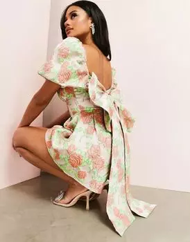 Жаккардовый комбинезон с открытыми плечами и чашками ASOS с цветочным принтом