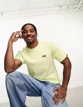 Желтая футболка с логотипом на левой груди Vans