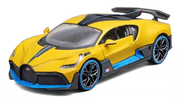 Желтая композитная модель Bugatti Divo 1/24. Maisto
