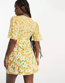 Желтое платье мини с цветочным принтом и развевающимися рукавами Wednesday's Girl