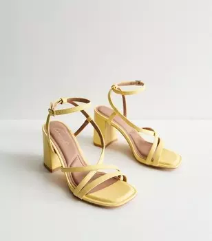 Желтые босоножки на блочном каблуке с ремешками New Look, желтый