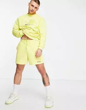 Желтые шорты с принтом Care Bears ASOS DESIGN