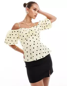 Желтый топ с бардо в горошек River Island