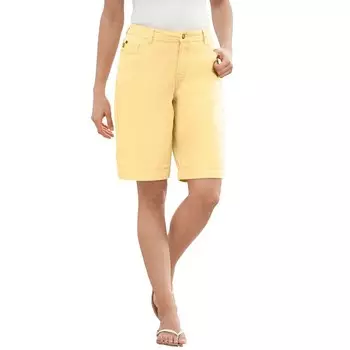 Женщина в женских эластичных джинсовых шортах-бермудах больших размеров Woman Within, цвет Banana