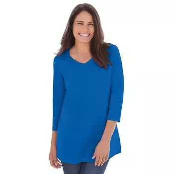 Женщина в женской идеальной футболке с v-образным вырезом и рукавами три четверти больших размеров Woman Within, цвет Bright Cobalt