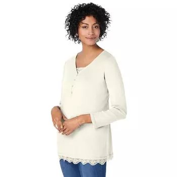Женщина в женской многослойной футболке с кружевной отделкой больших размеров Woman Within, цвет Ivory