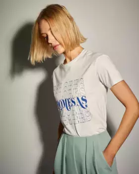 Женская базовая футболка с коротким рукавом и принтом спереди Dolores Promesas, белый