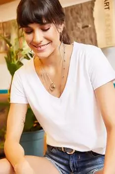 Женская белая расклешенная футболка с v-образным вырезом Olalook, белый