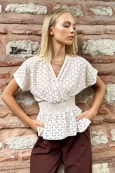 Женская бежевая блузка с двубортным воротником и кружевом с фестонами Trend Alaat Stili, бежевый