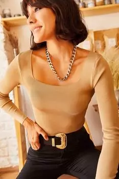 Женская бежевая укороченная базовая трикотажная блузка с квадратным воротником Olalook, бежевый