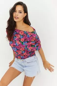 Женская блузка с асимметричным воротником и разноцветным узором BK1429 Cool & Sexy, черный