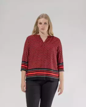 Женская блузка с геометрическим принтом и рукавами три четверти October, красный