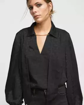 Женская блузка с V-образным вырезом и логотипом Lola Casademunt, черный