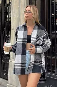 Женская черная рубашка асимметричного кроя с одним карманом в клетку с рисунком кешью Trend Alaat Stili, черный