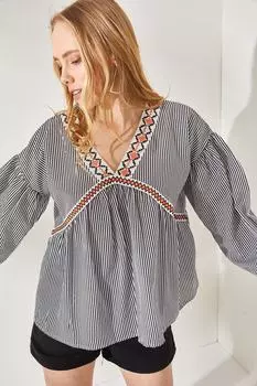 Женская черная свободная блузка в этническую полоску в детальную полоску Olalook, серый