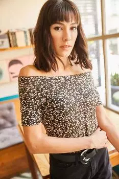 Женская черная трикотажная блузка с вырезом «лодочка» и мягкой текстурой Olalook, черный