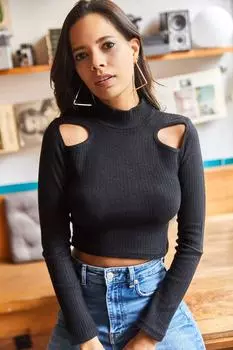 Женская черная укороченная блузка с декольте и плечами Olalook, черный