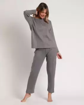 Женская длинная серая вязаная теплая пижама Admas