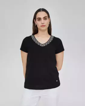 Женская футболка с коротким рукавом, V-образным вырезом и вышивкой October, черный