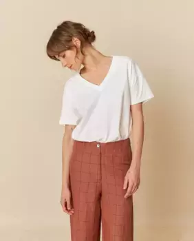 Женская футболка с V-образным вырезом и короткими рукавами Indi & Cold, белый