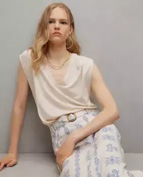 Женская футболка с V-образным вырезом и сборками из льна Easy Wear, цвет 850 Piedra