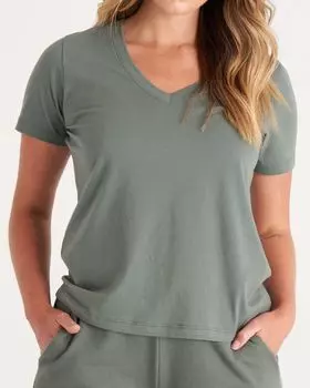 Женская футболка с v-образным вырезом The Standard Stitch