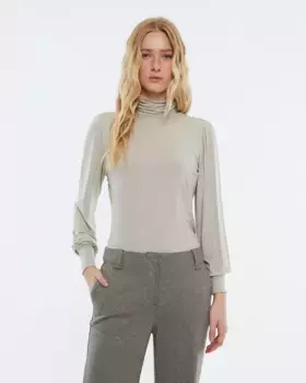 Женская футболка с высоким воротом Andam, бежевый