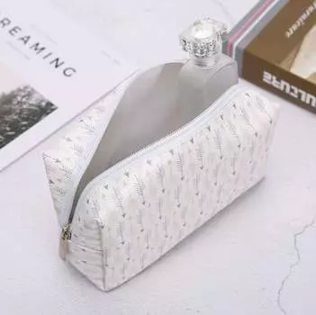 Женская косметичка с модным скандинавским узором., inna