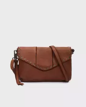 Женская кожаная сумка через плечо с заклепками и застежкой-молнией коричневого цвета Pikolinos