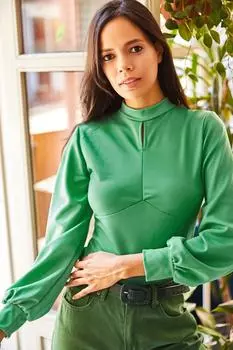 Женская креповая блузка травяного цвета с заниженными спереди рукавами и воздушными шарами Olalook, зеленый