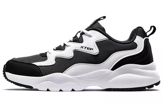 Женская обувь Lifestyle с низким верхом, черного/белого цвета Xtep