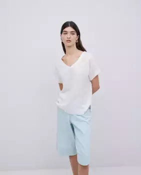 Женская однотонная футболка с V-образным вырезом и короткими рукавами Yerse, цвет Crudo