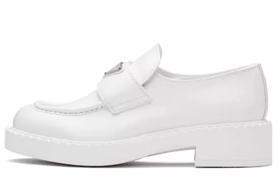 Женские лоферы Prada, белый