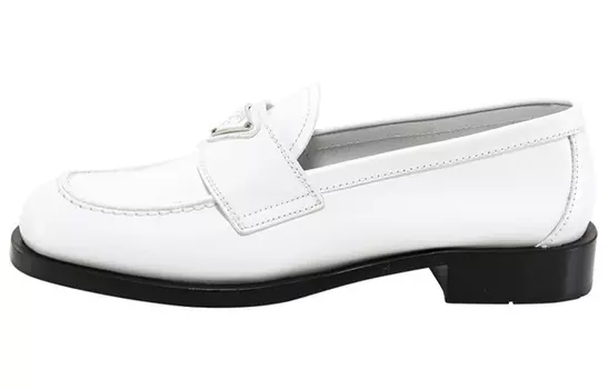Женские лоферы Prada, белый