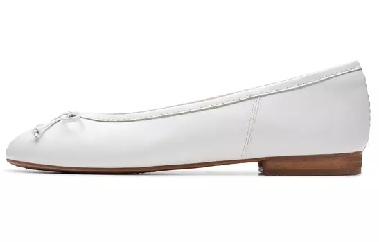 Женская повседневная обувь женская белая Clarks