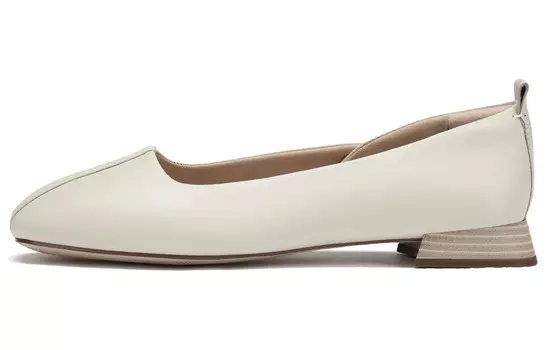 Женская повседневная обувь женская белая Clarks